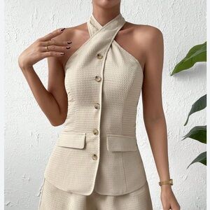 🎉New cream halter knit chic button subtle embellishment top